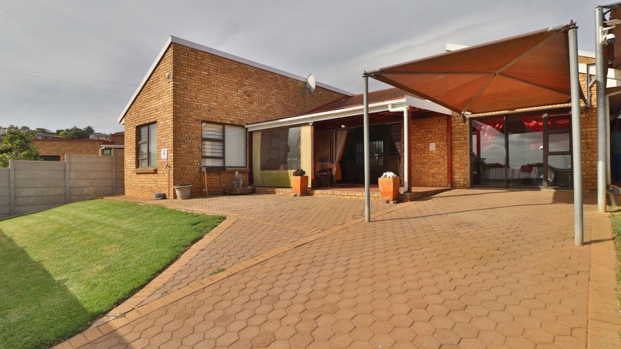 3 Bedroom Property for Sale in Dana Bay Western Cape